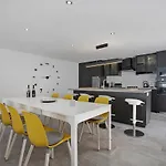 Pacifica Villa
